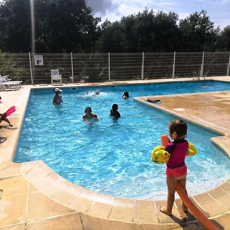 Villa Mazet Cezar, Climatise Pour 4 Personnes, Avec Piscine Collective A *